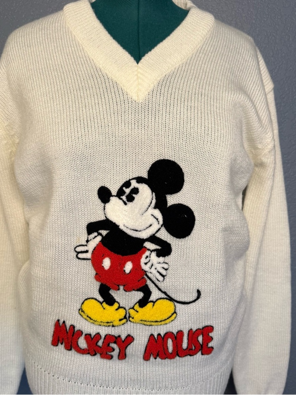 Vintage Disney Mickey Mouse Sweater XL Cream V Neck Graphic Knit Y2K - Picture 2 of 9